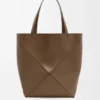 XL Puzzle Fold Tote aus glänzendem Kalbsleder