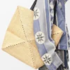 XL Puzzle Fold Tote aus Raffia XL Puzzle Fold Tote aus Raffia
