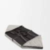 XXL Puzzle Fold Tote aus Canvas-Jacquard und Kalbsleder XXL Puzzle Fold Tote aus Canvas-Jacquard und Kalbsleder